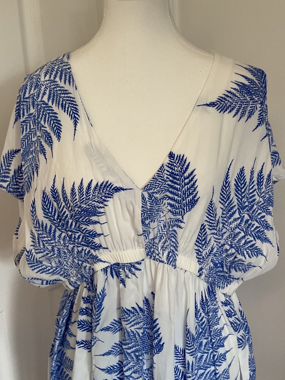 ⭐️CUPSHE Leaf Print V-Neck Cover-Up Dress - size XL - Picture 4 of 9